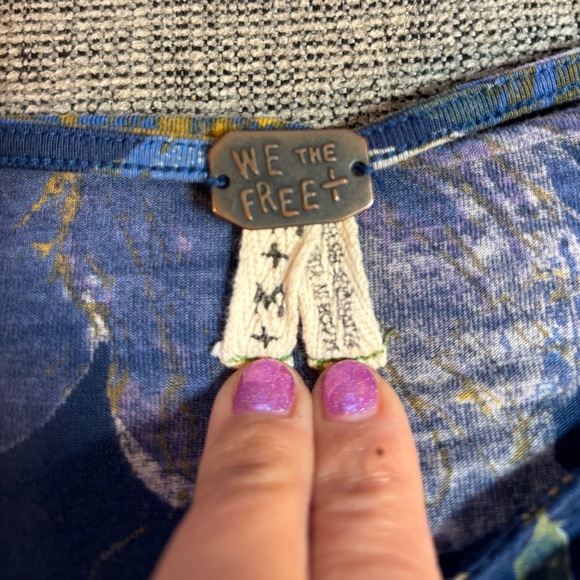 We The Free Birds Of Paradise Navy Floral Bell Sleeves Sz M - Picture 11 of 11